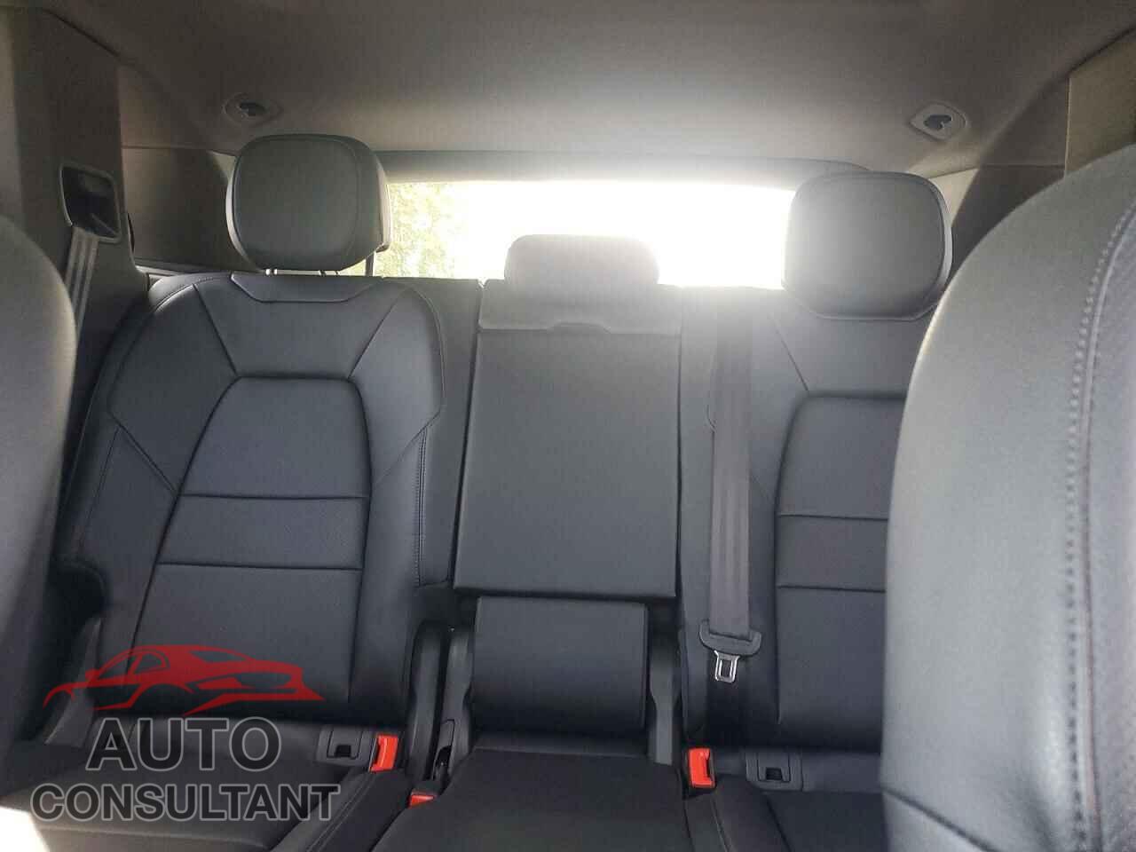 PORSCHE CAYENNE 2024 - WP1AA2AY2RDA10535