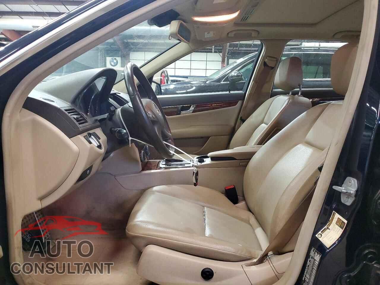 MERCEDES-BENZ C-CLASS 2011 - WDDGF8BB0BR143013