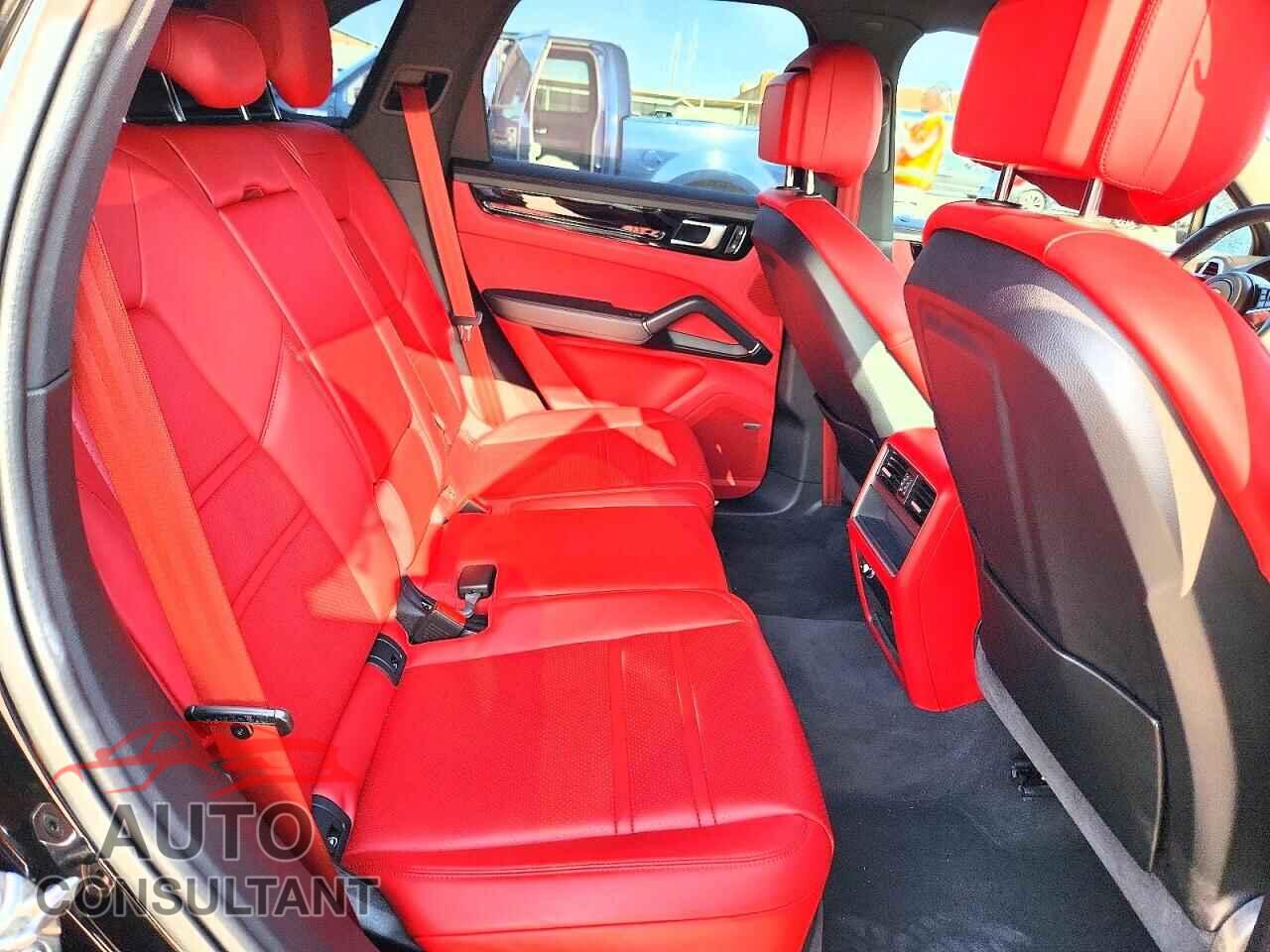 PORSCHE CAYENNE 2022 - WP1AA2AY2NDA05412