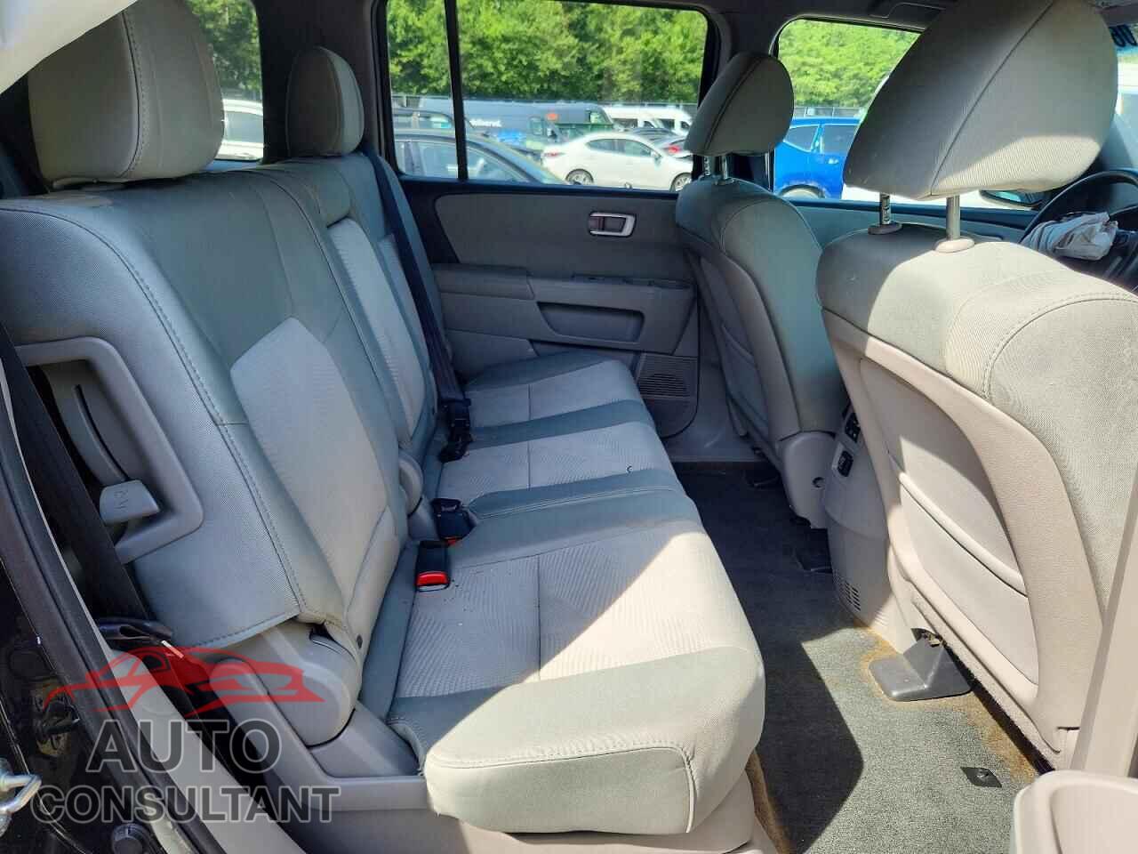 HONDA PILOT 2013 - 5FNYF4H28DB082016