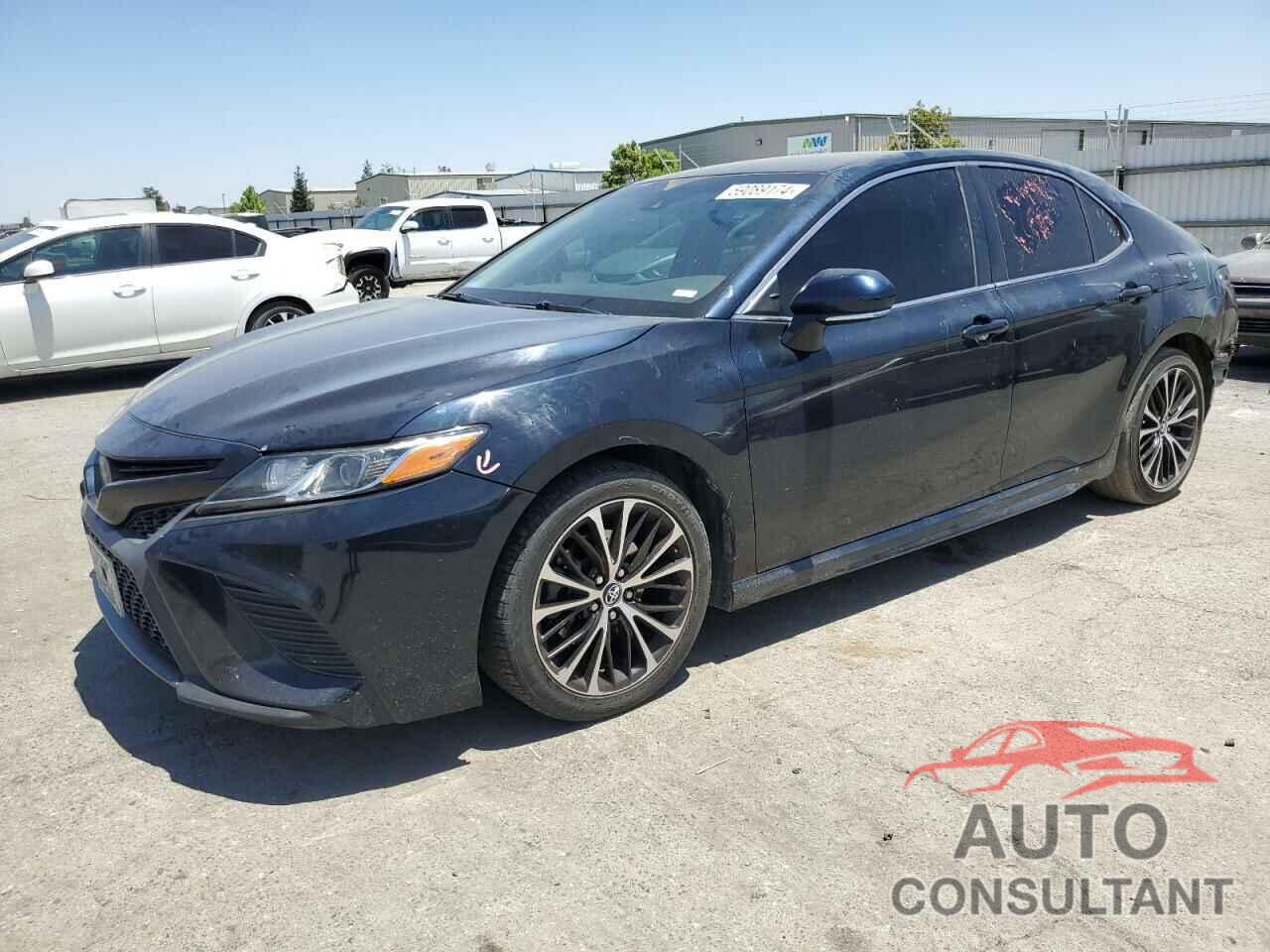 TOYOTA CAMRY 2018 - 4T1B11HK8JU600904