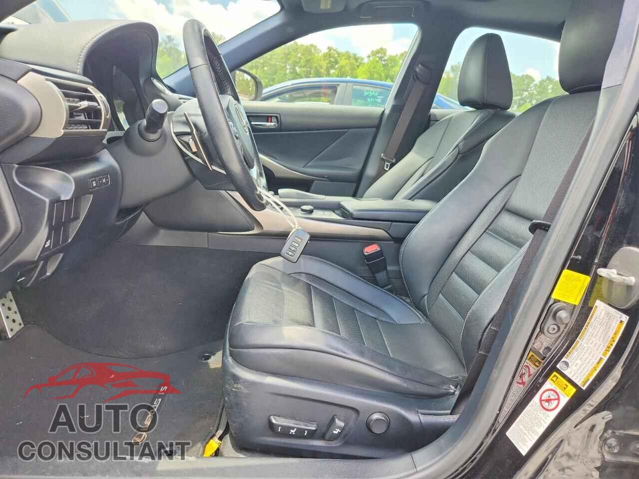 LEXUS IS 2015 - JTHCF1D28F5028491