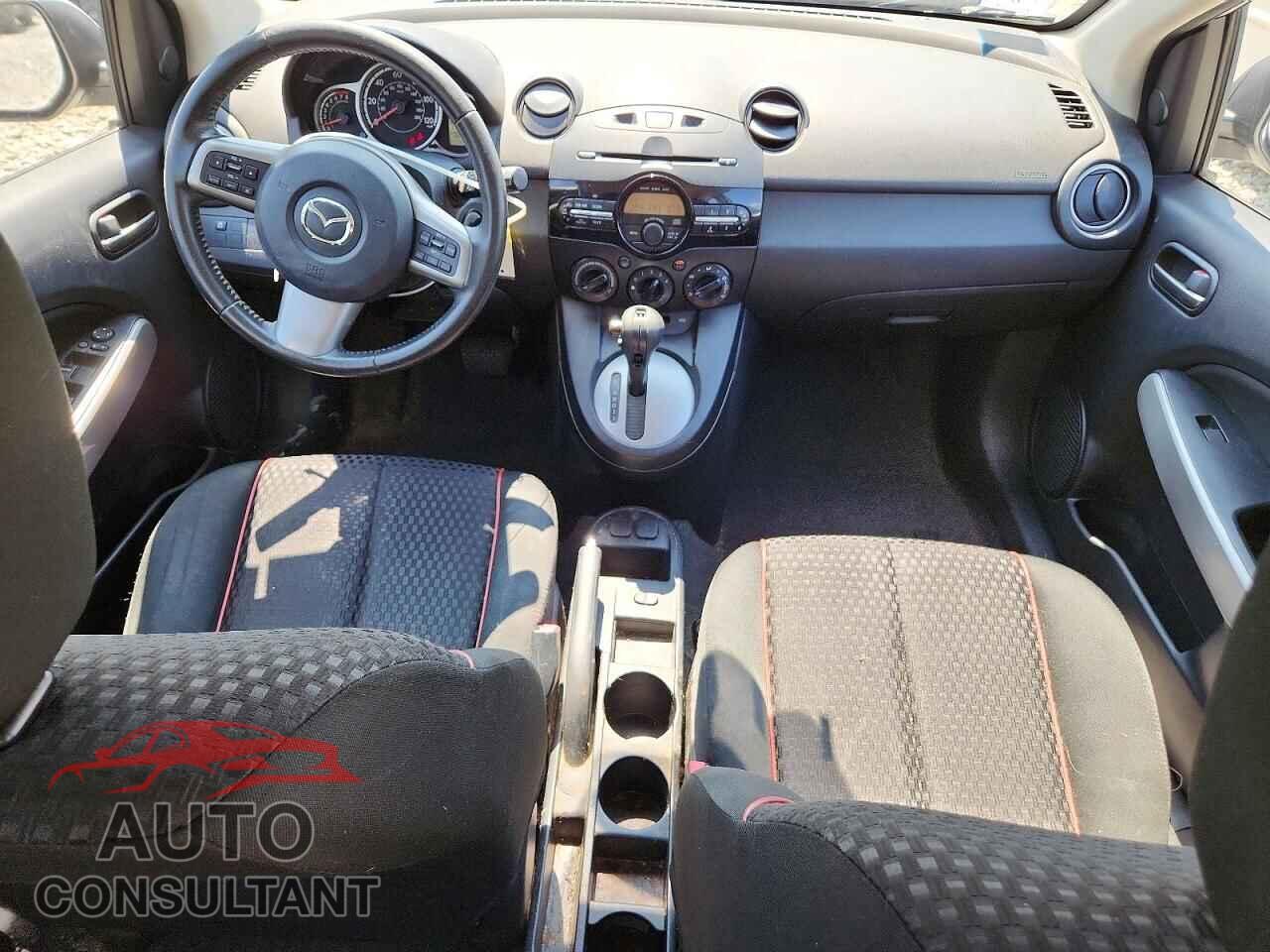 MAZDA 2 2013 - JM1DE1LZ1D0165578