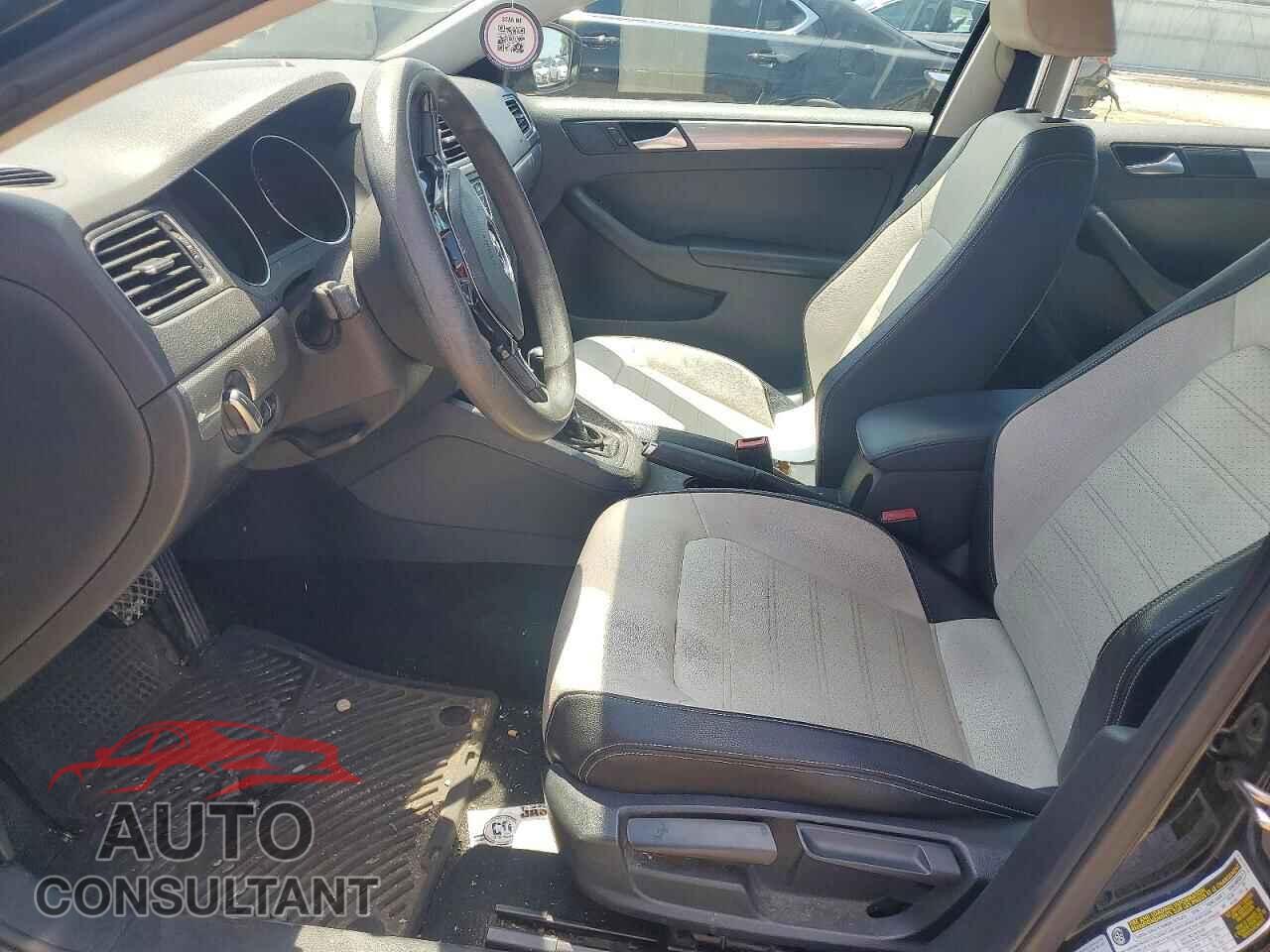 VOLKSWAGEN JETTA 2017 - 3VW2B7AJ2HM281243