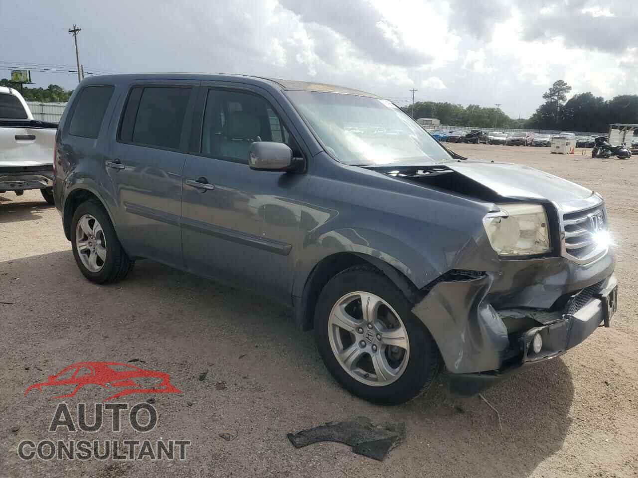 HONDA PILOT 2013 - 5FNYF4H50DB017543