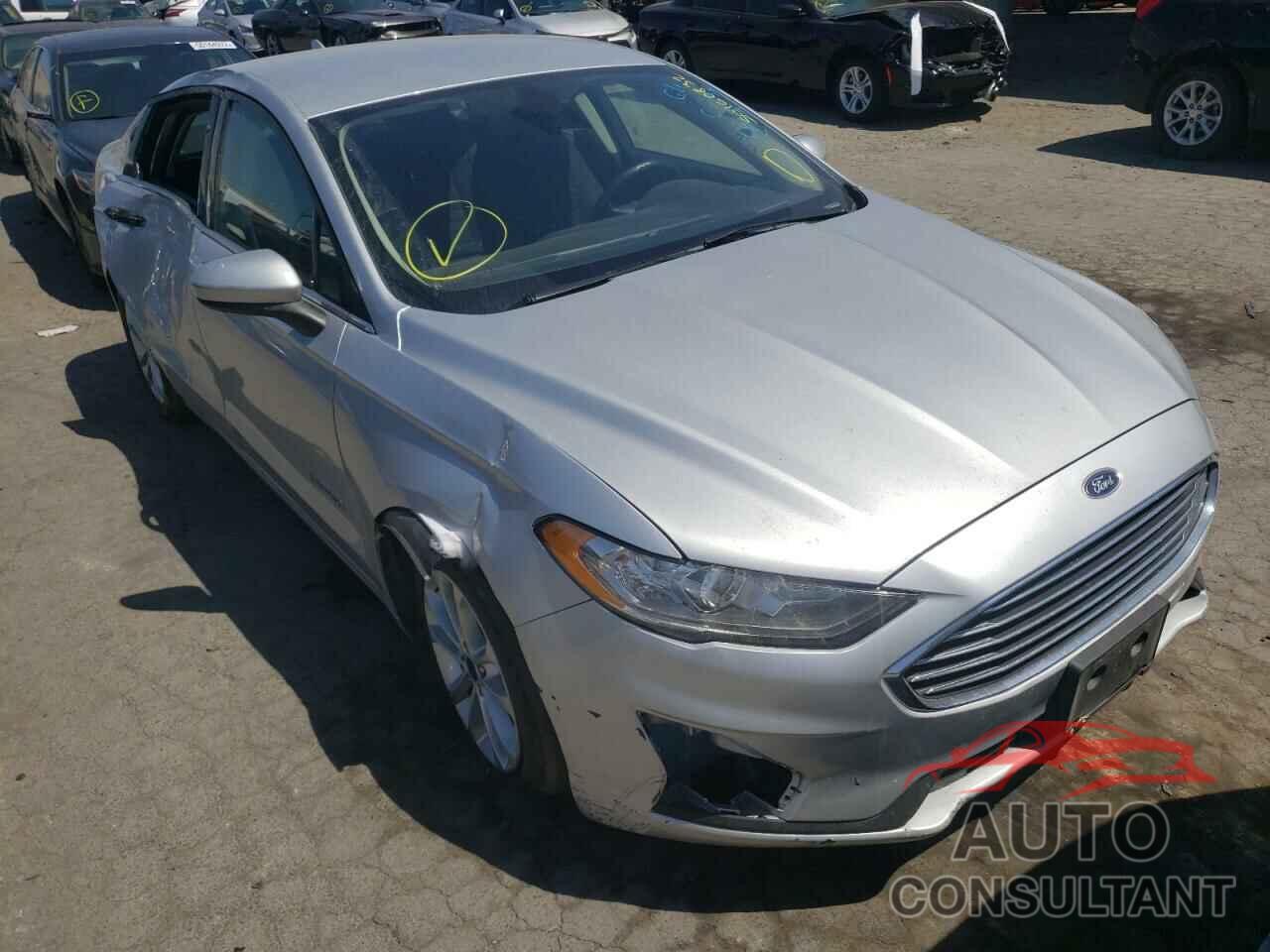 FORD FUSION 2019 - 3FA6P0LU2KR272143