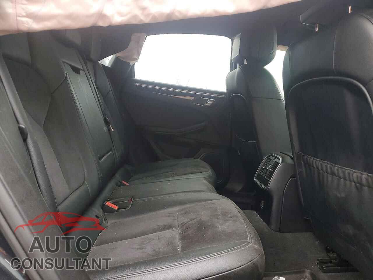 PORSCHE MACAN 2018 - WP1AA2A50JLB03652