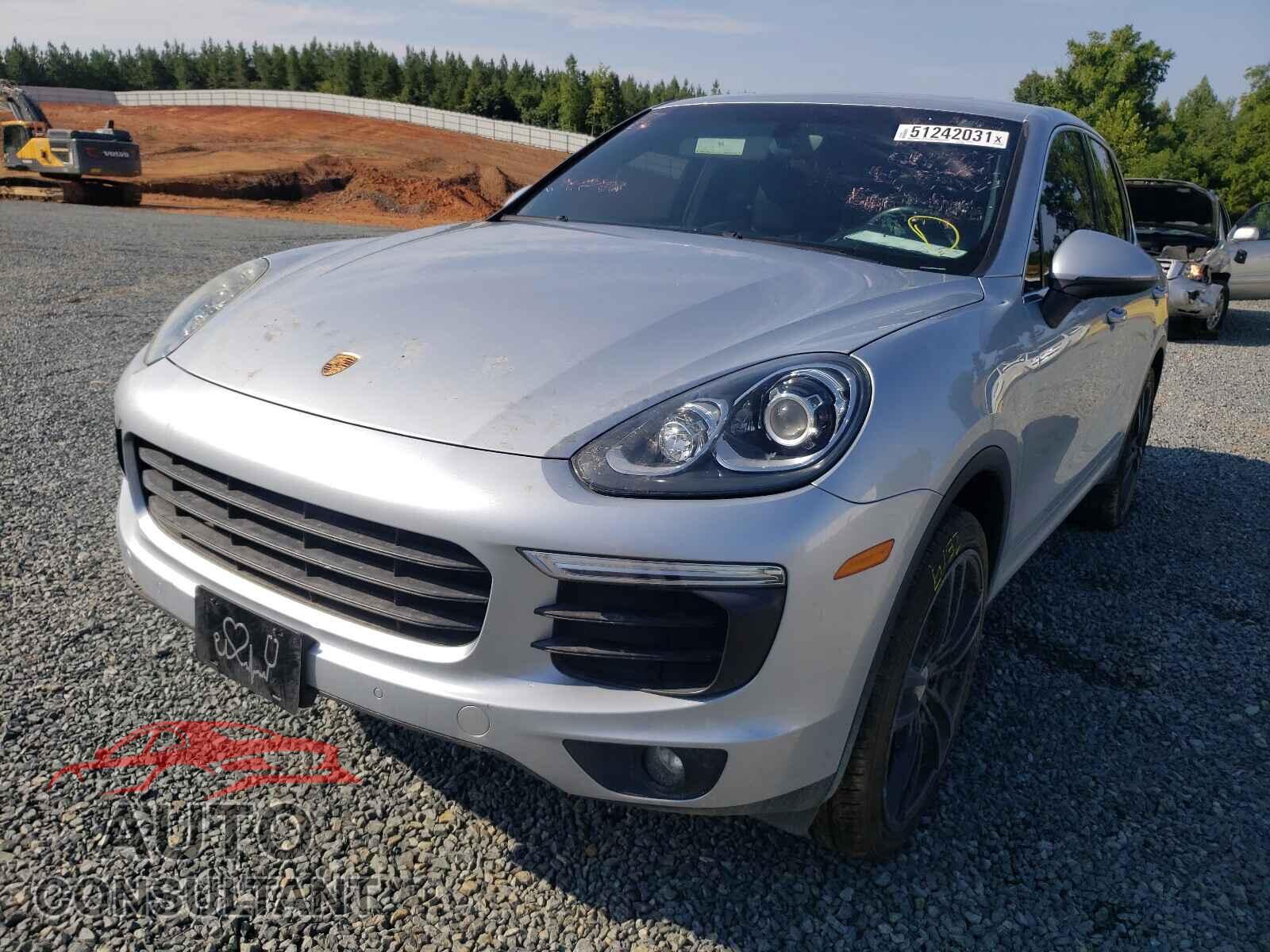 PORSCHE CAYENNE 2016 - WP1AA2A25GKA08394