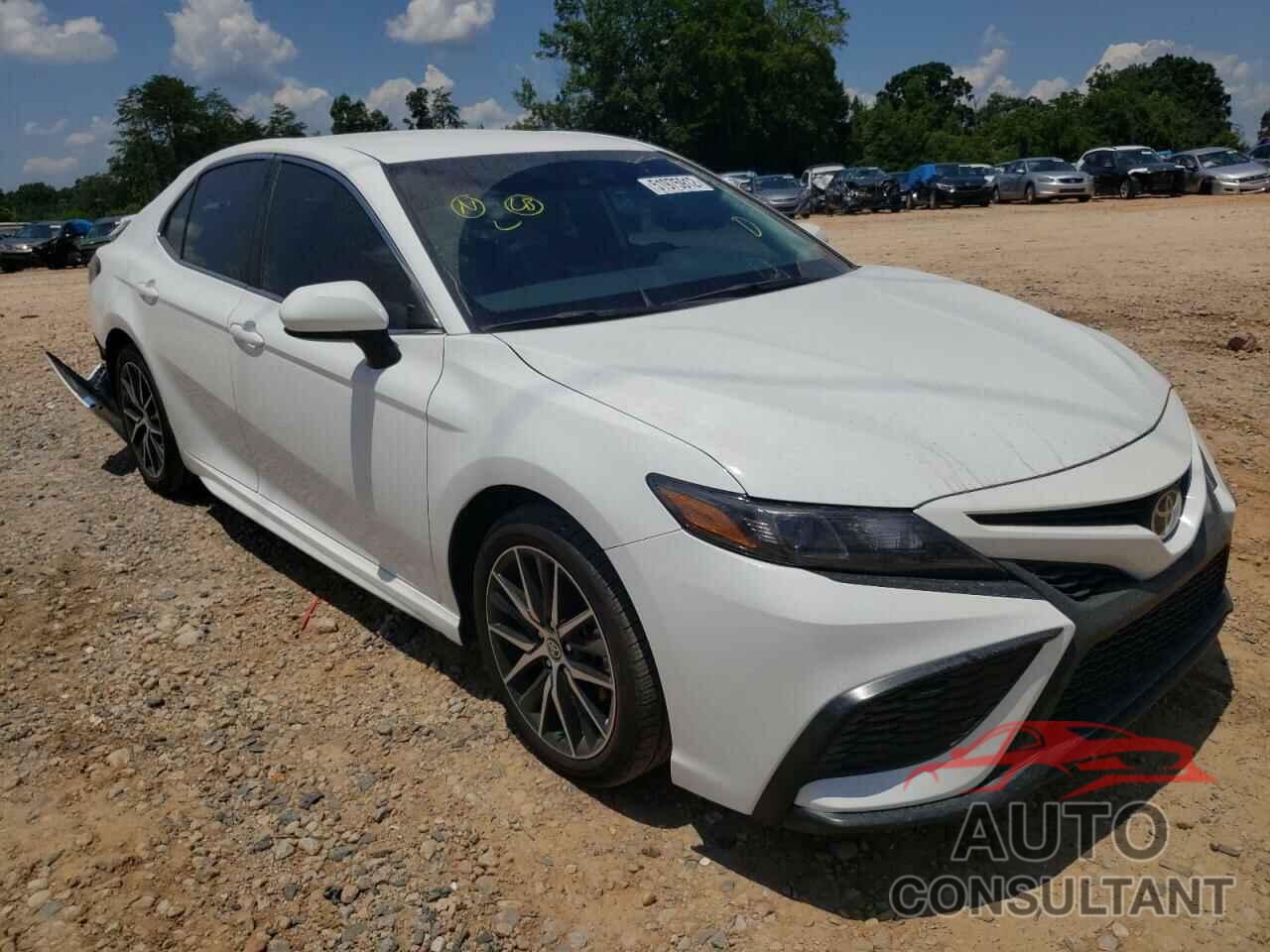TOYOTA CAMRY 2021 - 4T1G11AKXMU569269