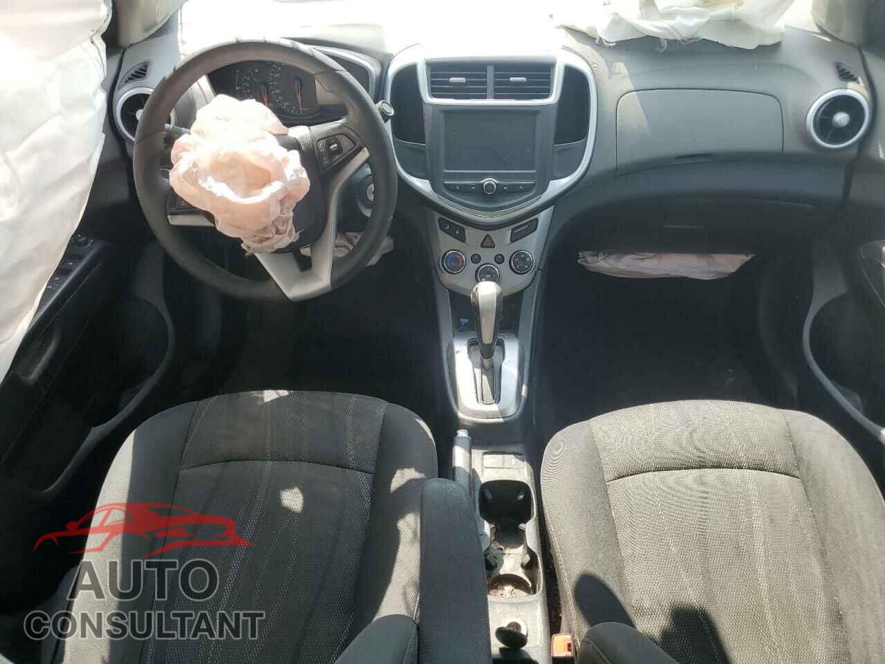 CHEVROLET SONIC 2017 - 1G1JD5SH9H4151859