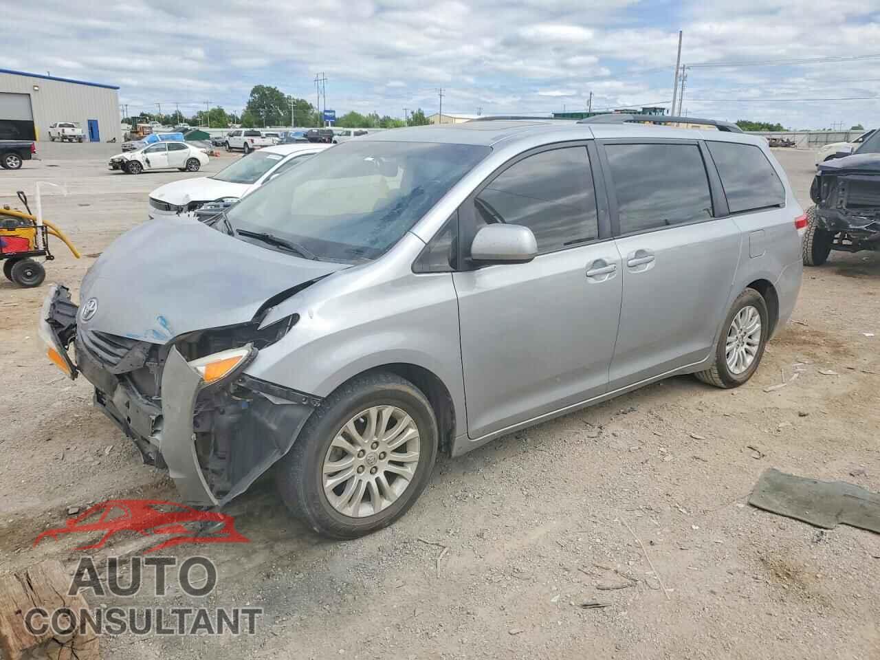 TOYOTA SIENNA 2011 - 5TDYK3DC4BS095679