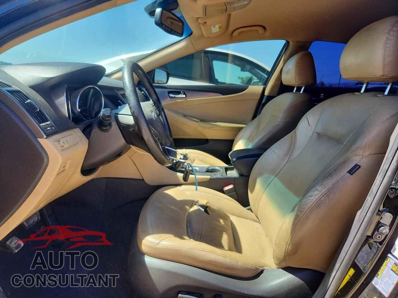 HYUNDAI SONATA 2013 - KMHEC4A46DA084973