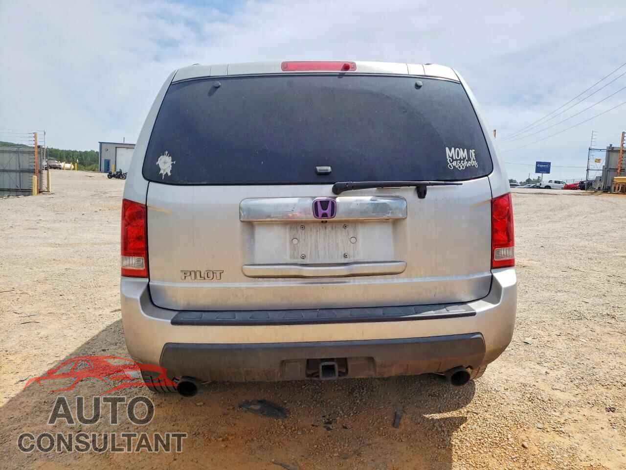 HONDA PILOT 2011 - 5FNYF3H6XBB005528