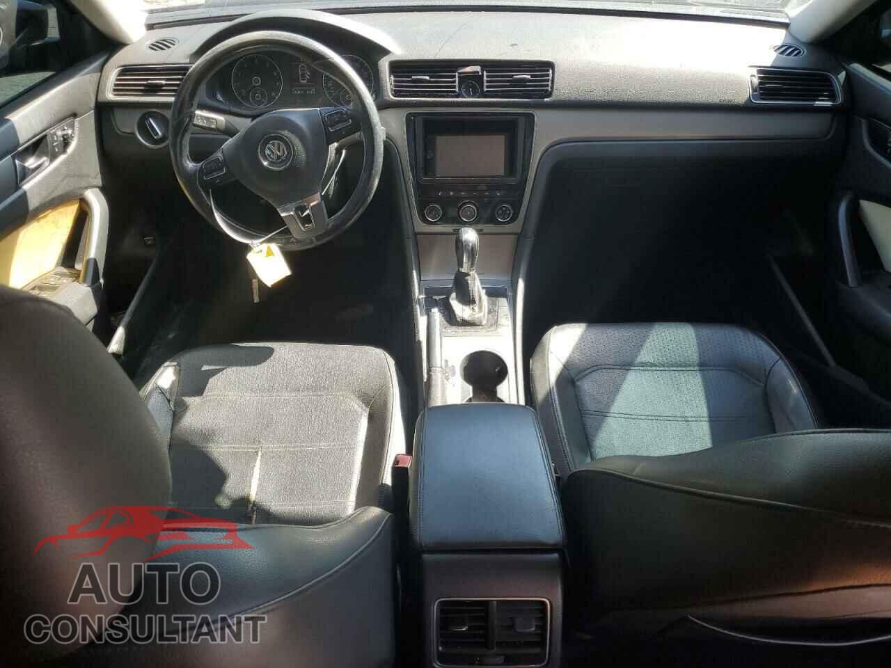 VOLKSWAGEN PASSAT 2014 - 1VWBP7A30EC002601