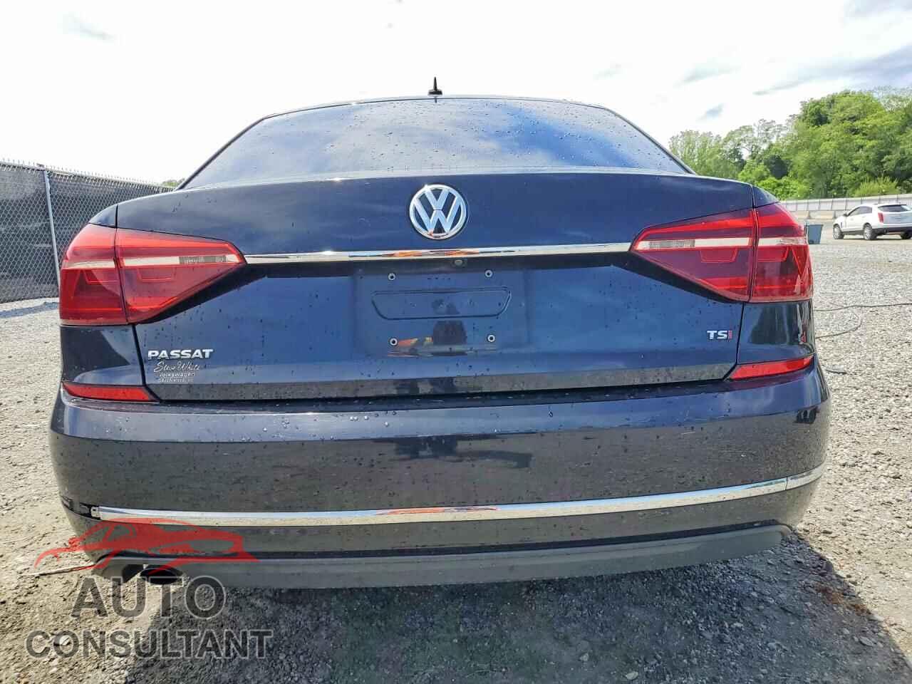 VOLKSWAGEN PASSAT 2017 - 1VWAT7A32HC027866