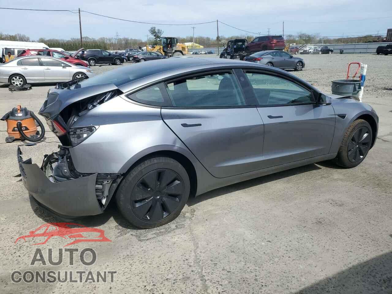 TESLA MODEL 3 2025 - 5YJ3E1EA2SF908413