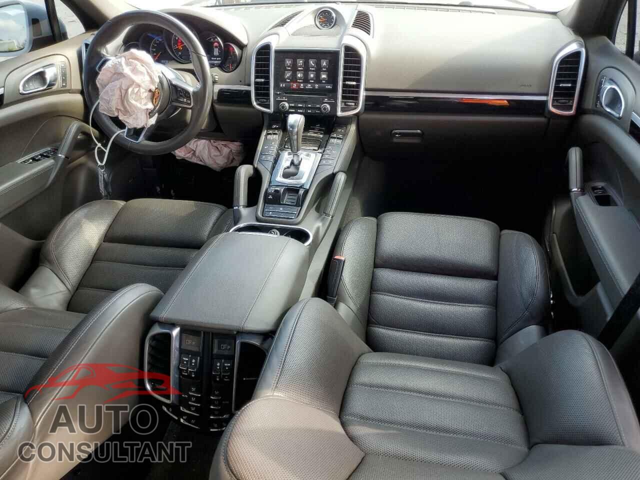 PORSCHE CAYENNE 2018 - WP1AA2A2XJKA03926