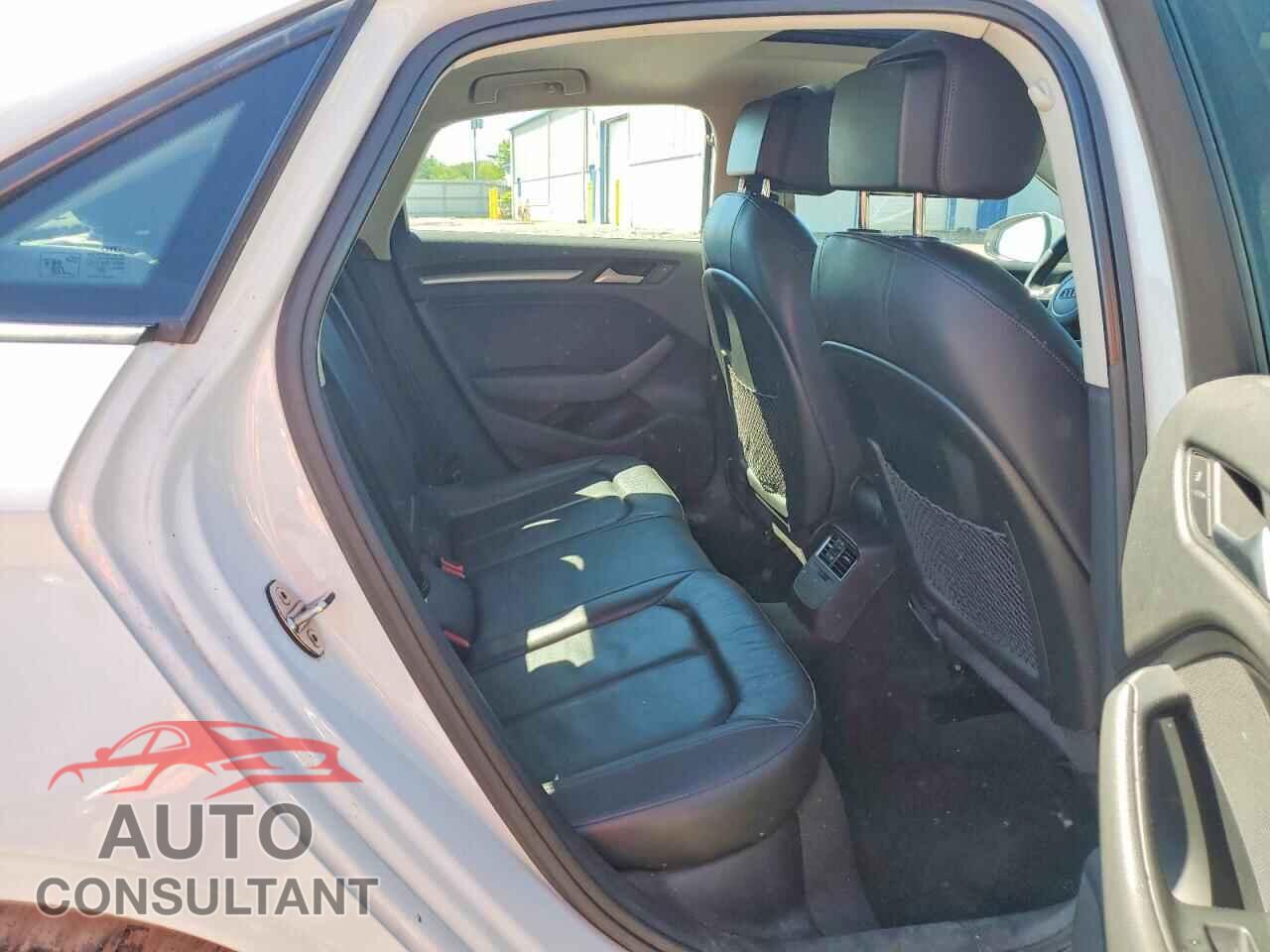 AUDI A3 2015 - WAUBFGFF8F1045957