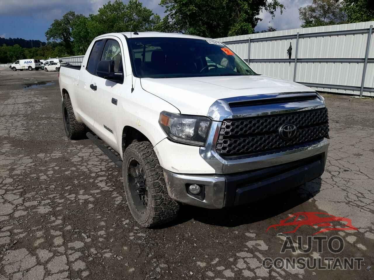 TOYOTA TUNDRA 2018 - 5TFUY5F17JX714773