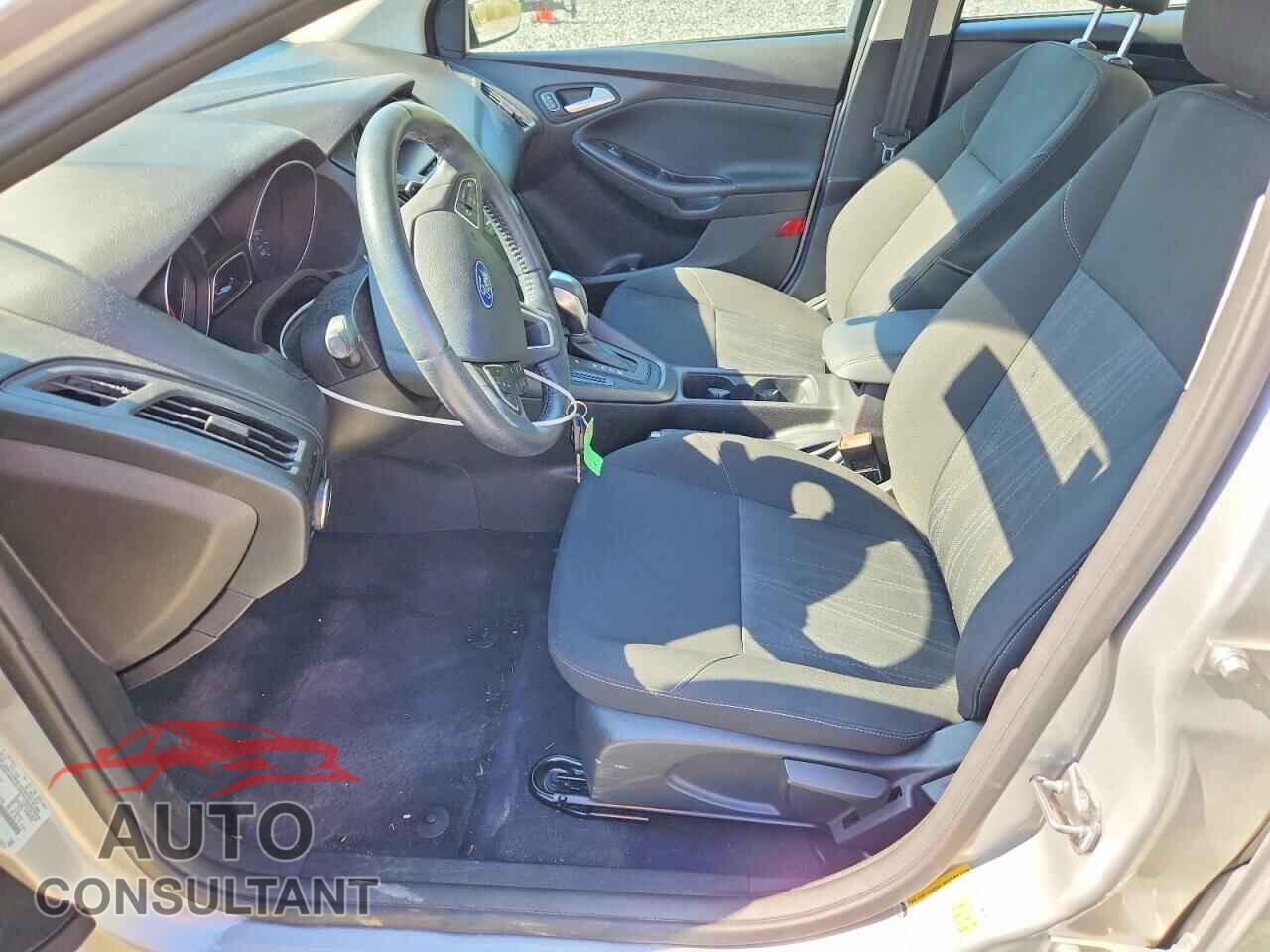 FORD FOCUS 2015 - 1FADP3F26FL291690