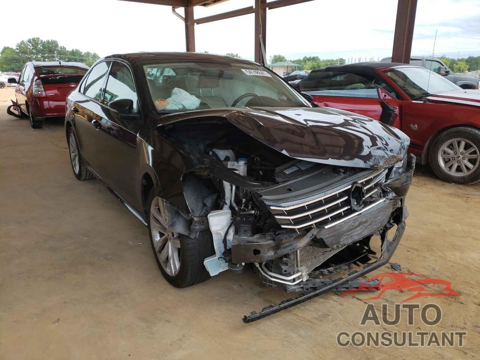 VOLKSWAGEN PASSAT 2019 - 1VWLA7A32KC012404