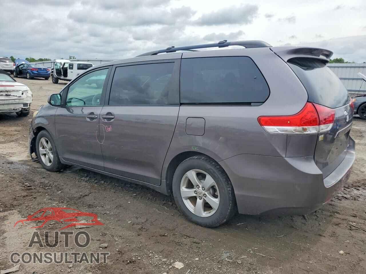 TOYOTA SIENNA 2011 - 5TDKK3DC8BS171152
