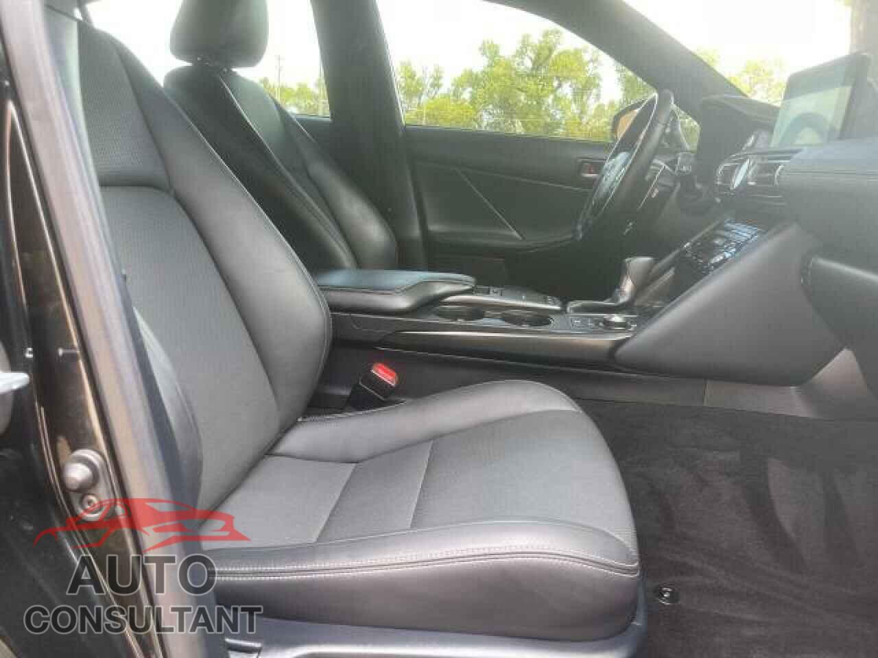 LEXUS IS 2021 - JTHCA1D23M5116702