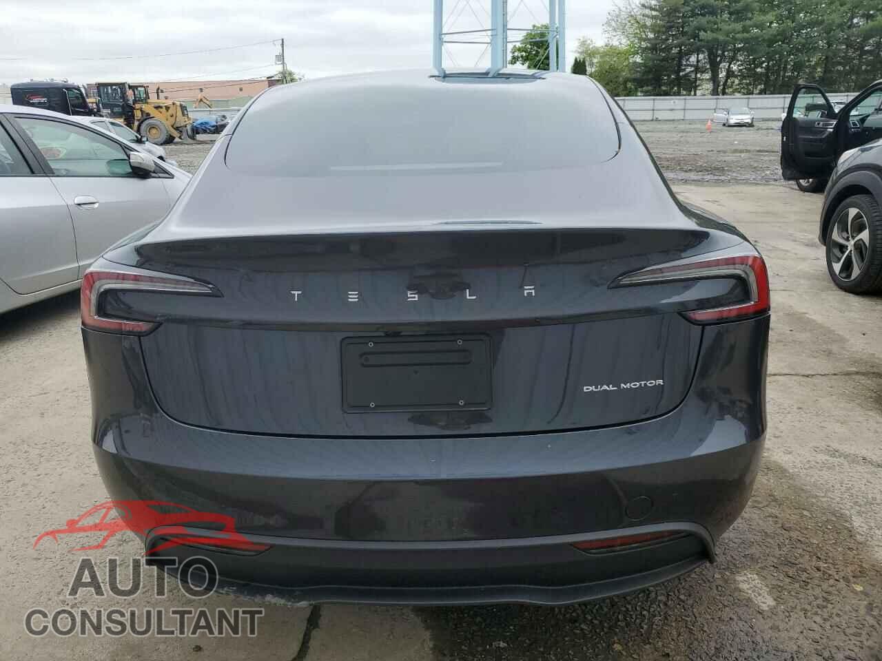 TESLA MODEL 3 2024 - 5YJ3E1EB2RF729422