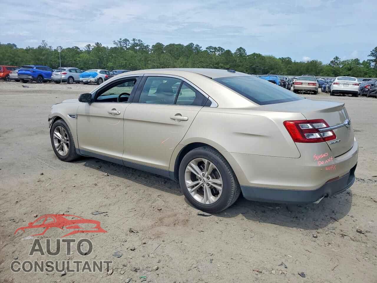 FORD TAURUS 2018 - 1FAHP2E85JG116673