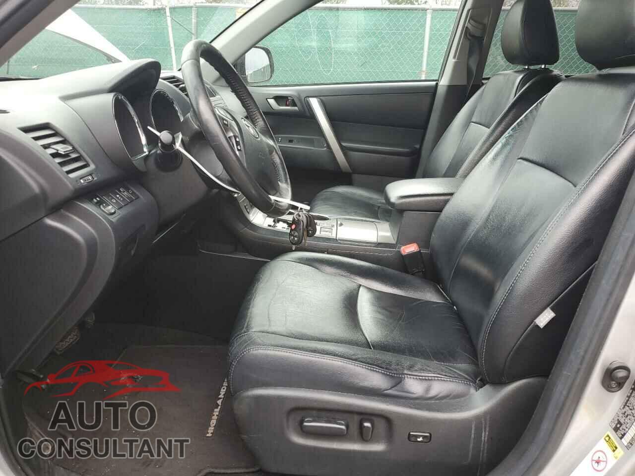 TOYOTA HIGHLANDER 2012 - 5TDBK3EH2CS138711