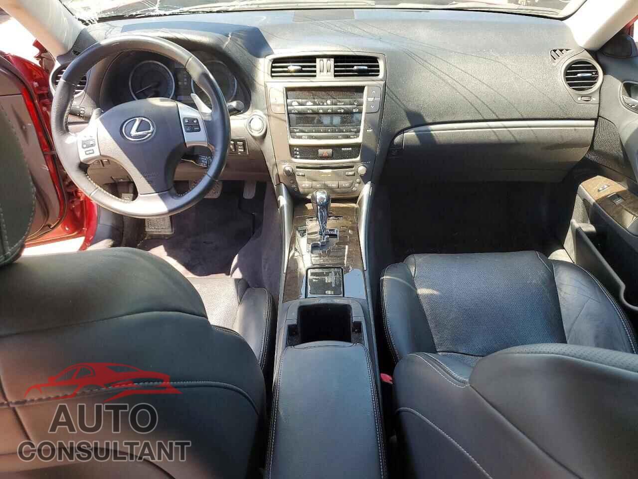 LEXUS IS 2011 - JTHCF5C24B5045453