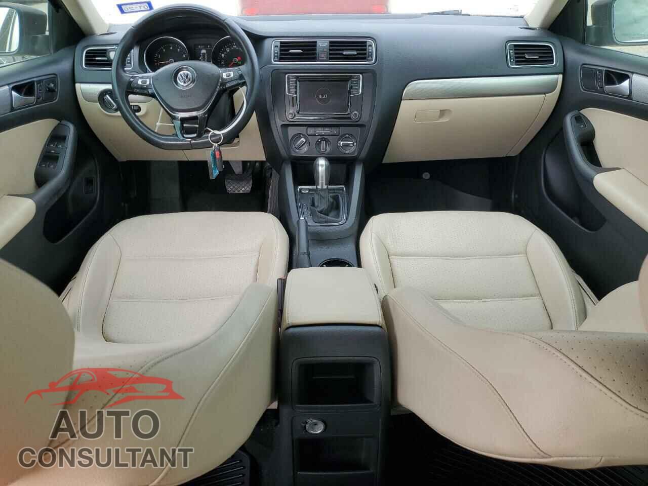 VOLKSWAGEN JETTA 2017 - 3VWDB7AJ2HM241253