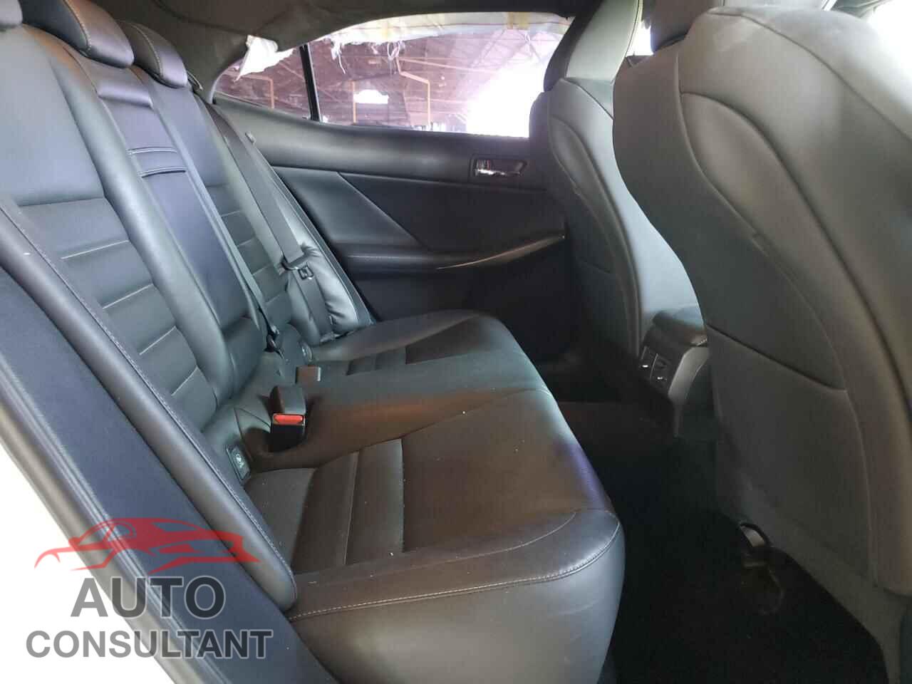 LEXUS IS 2014 - JTHBE1D20E5001850