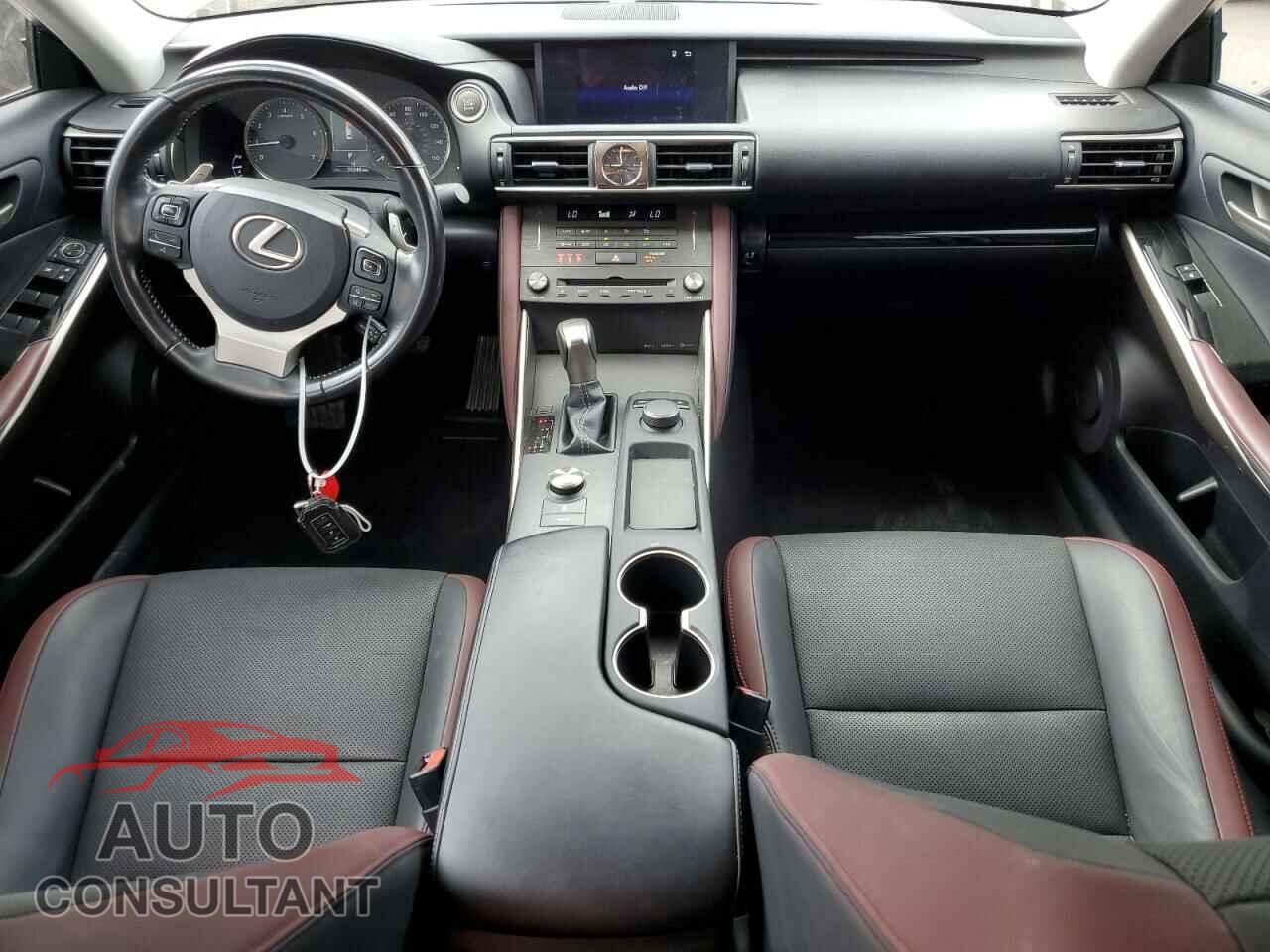 LEXUS IS 2020 - JTHAA1D20L5107347