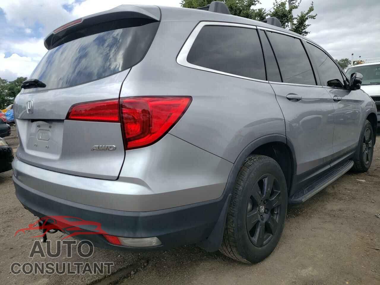 HONDA PILOT 2017 - 5FNYF6H33HB048706
