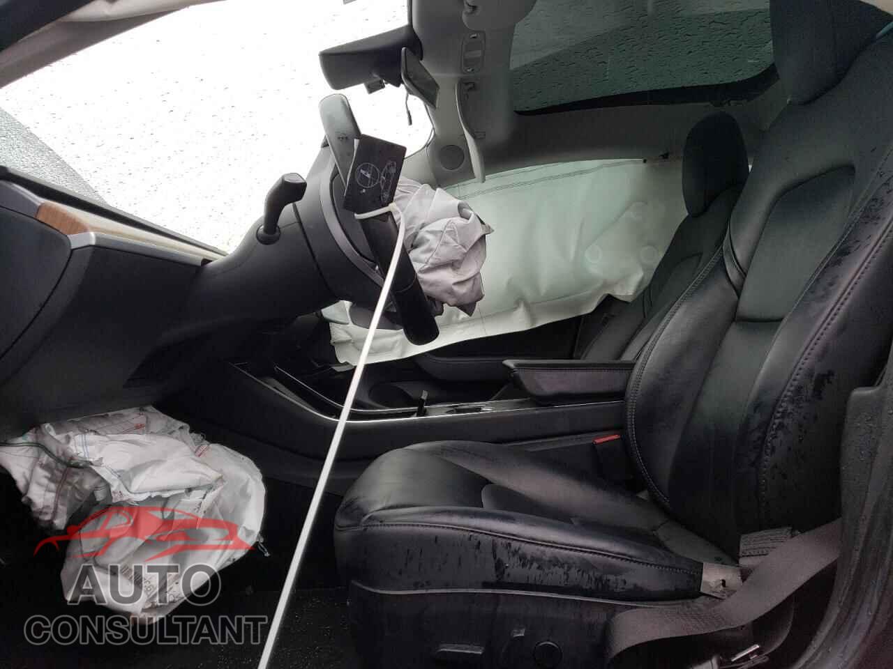 TESLA MODEL 3 2018 - 5YJ3E1EA0JF037199