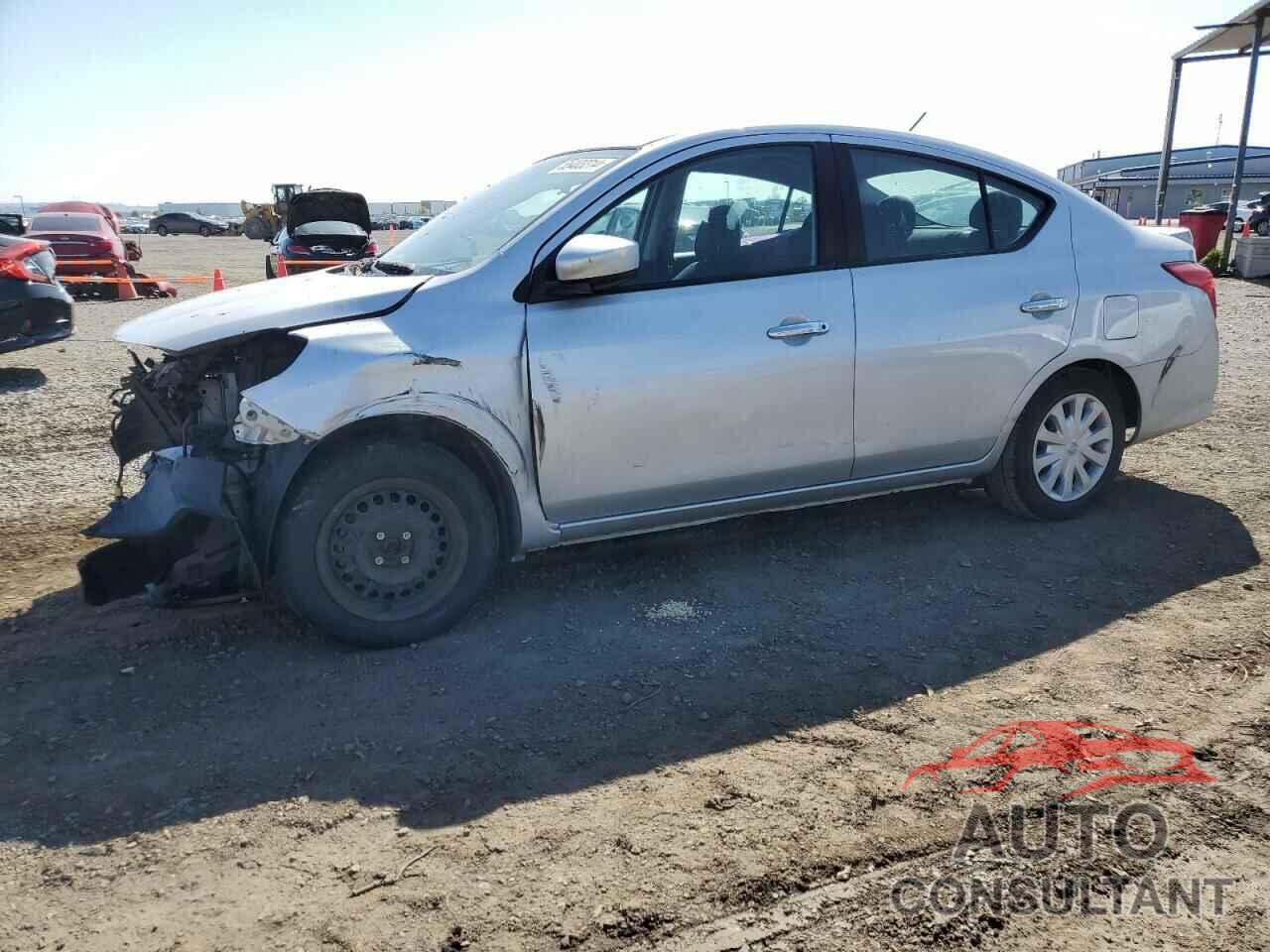 NISSAN VERSA 2018 - 3N1CN7AP4JL812038