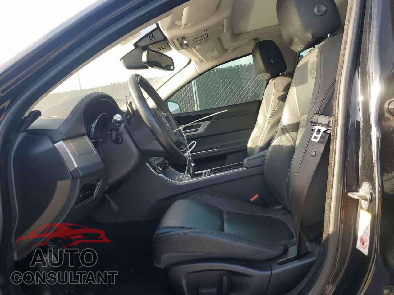 JAGUAR XF 2017 - SAJBD4BN8HCY42657