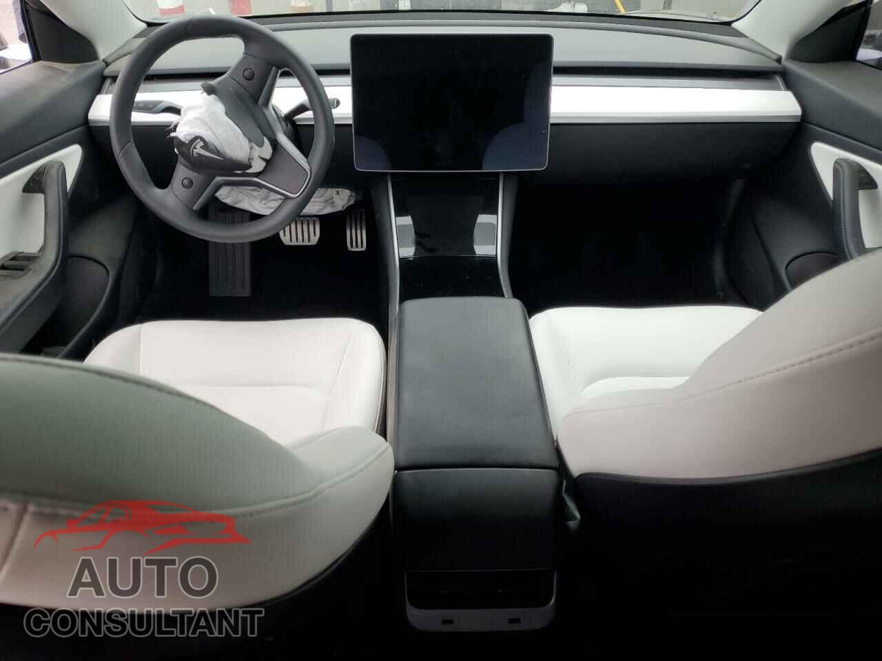 TESLA MODEL 3 2019 - 5YJ3E1EB2KF528769