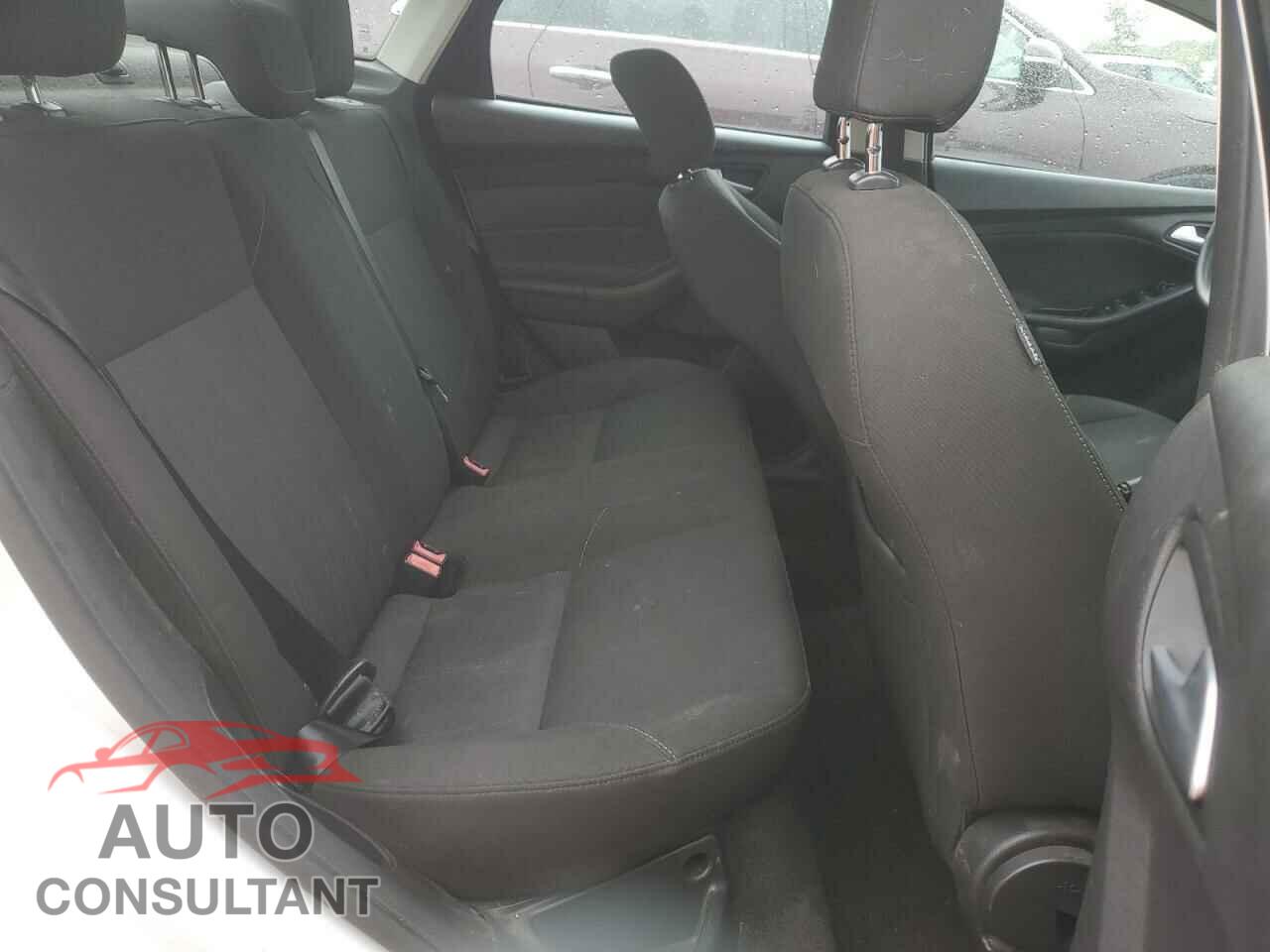 FORD FOCUS 2015 - 1FADP3F21FL206478