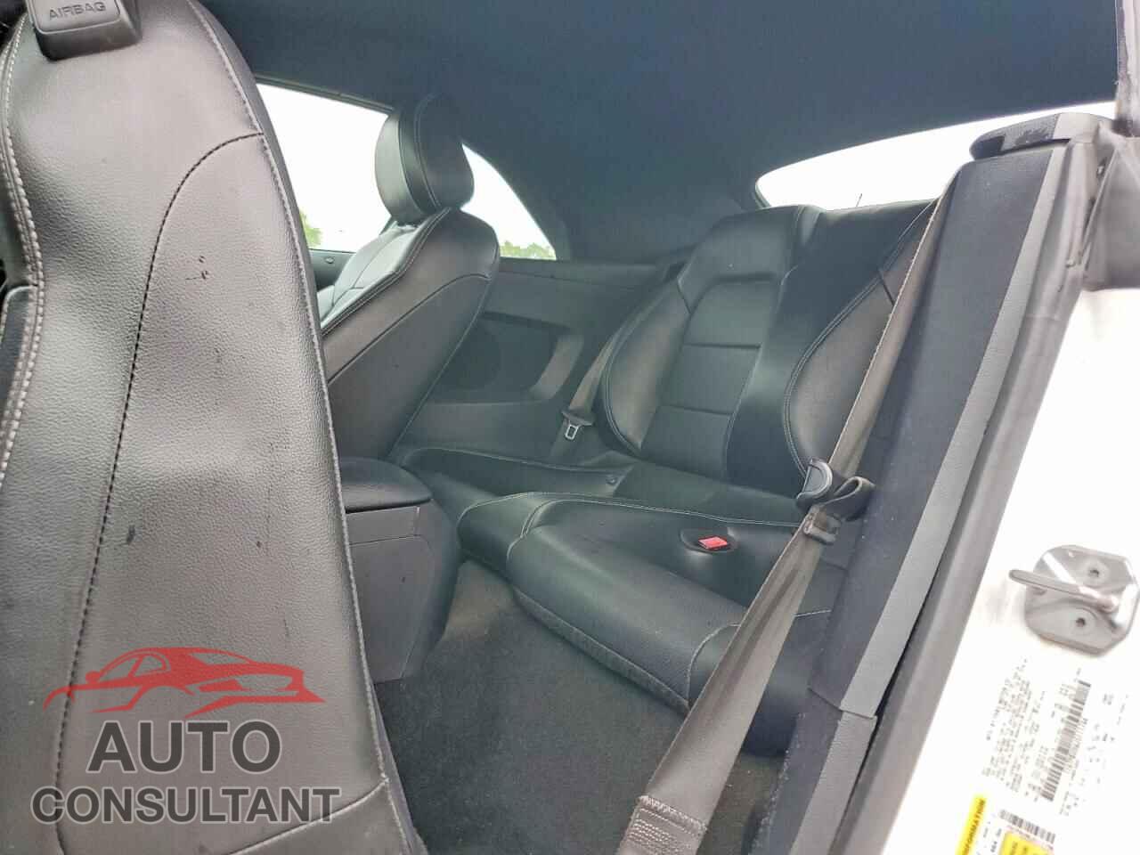 FORD MUSTANG 2018 - 1FATP8UH6J5111766