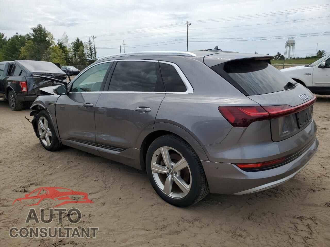 AUDI E-TRON 2019 - WA1LAAGE8KB024677
