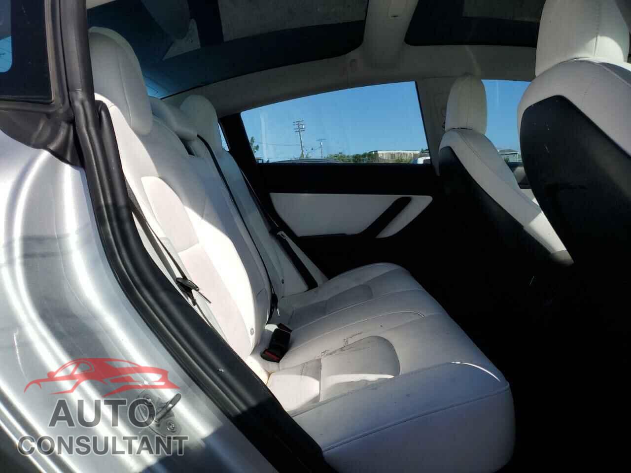 TESLA MODEL 3 2018 - 5YJ3E1EB3JF111918