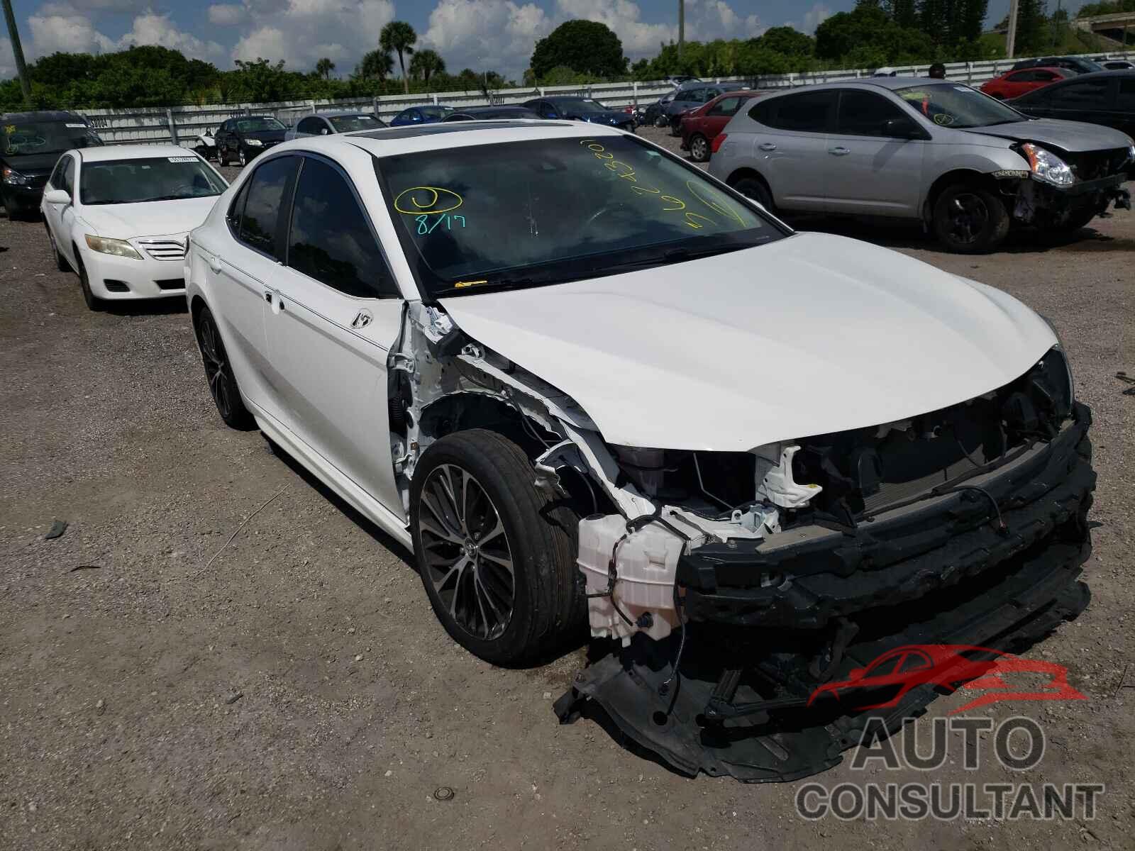 TOYOTA CAMRY 2018 - 4T1B11HK4JU052142