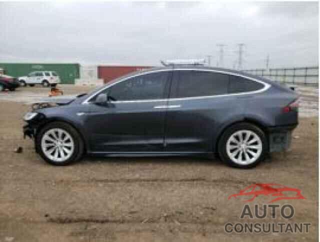 TESLA MODEL X 2016 - 5YJXCBE21GF013007