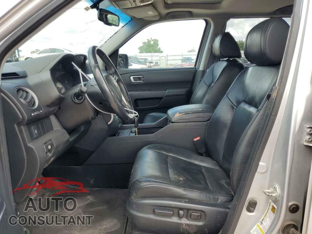 HONDA PILOT 2011 - 5FNYF3H79BB020255