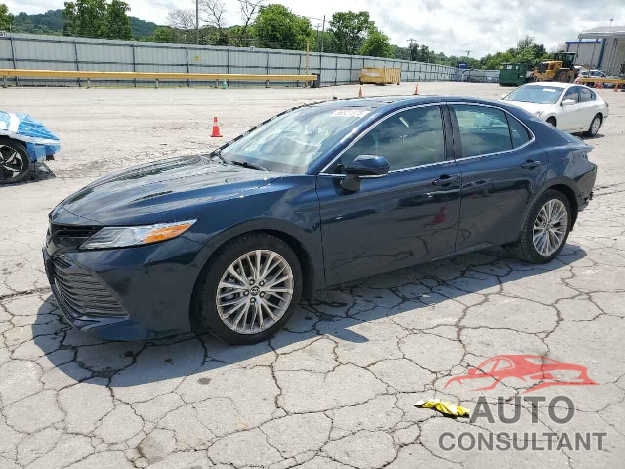 TOYOTA CAMRY 2018 - 4T1B11HK5JU640535