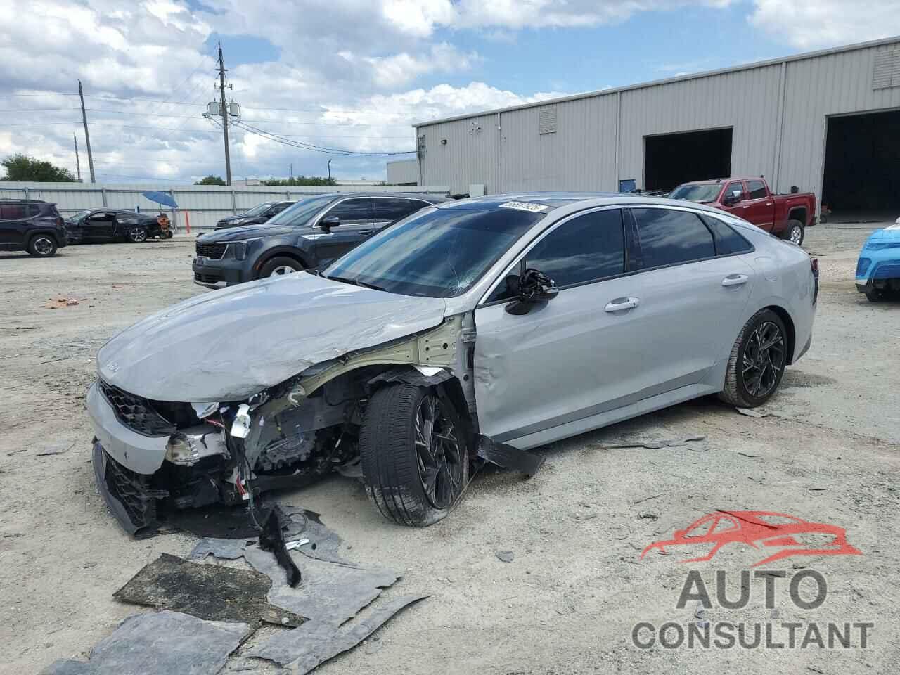 KIA K5 2025 - KNAG64J7XS5330957