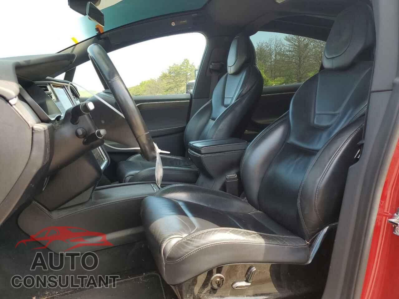TESLA MODEL X 2016 - 5YJXCAE21GF008819