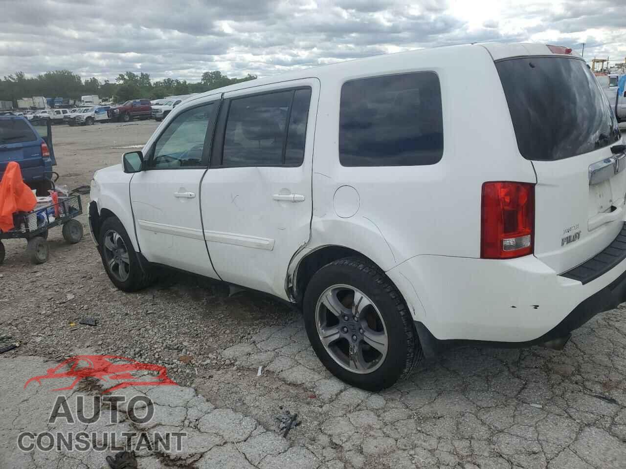 HONDA PILOT 2015 - 5FNYF4H34FB028000